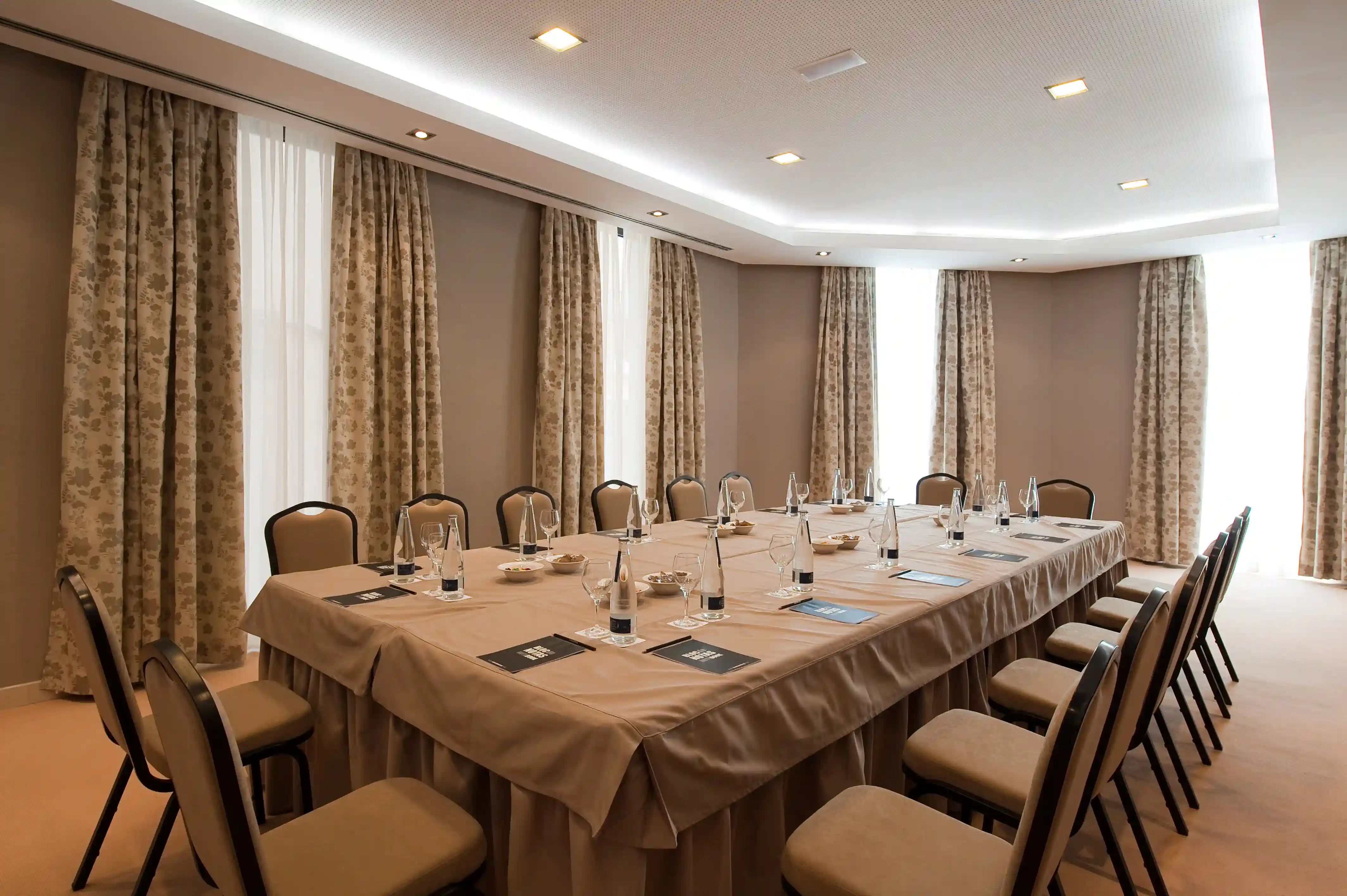 Meeting Room - Vincci Selección Posada del Patio 5*