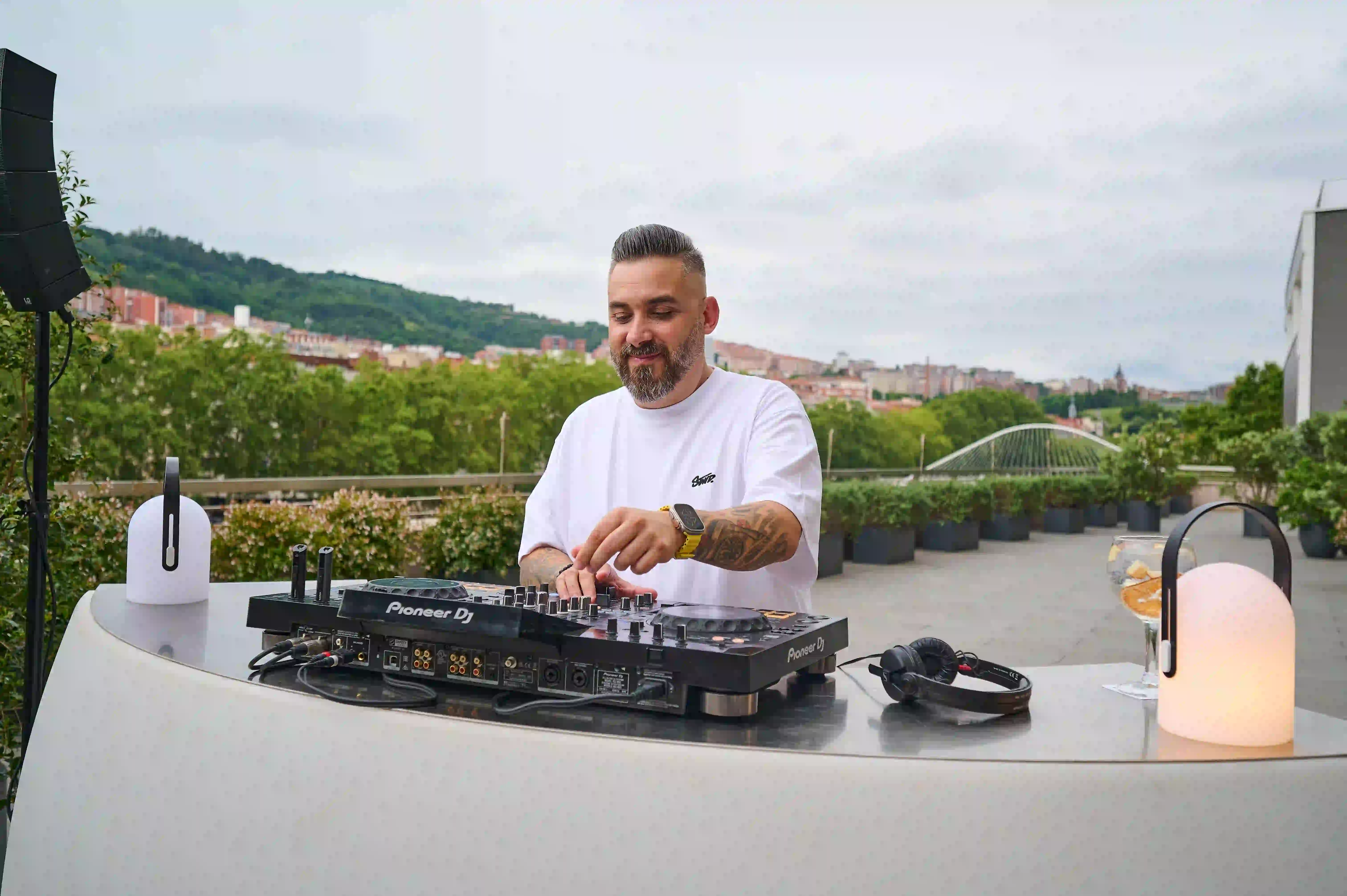 Dj en la Terraza del Restaurante Kondutxo