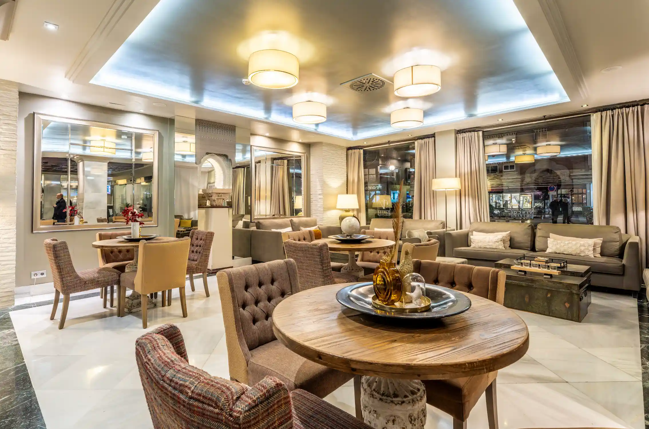 Hall del Hotel Vincci Albayzín 4*