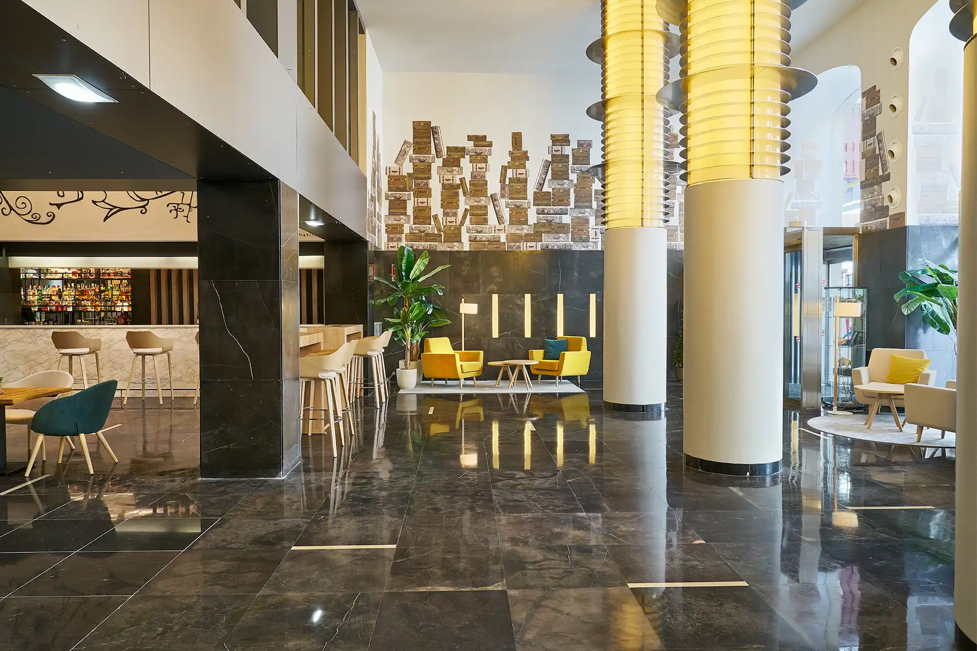 Lobby del Hotel Vincci Zaragoza Zentro 4*
