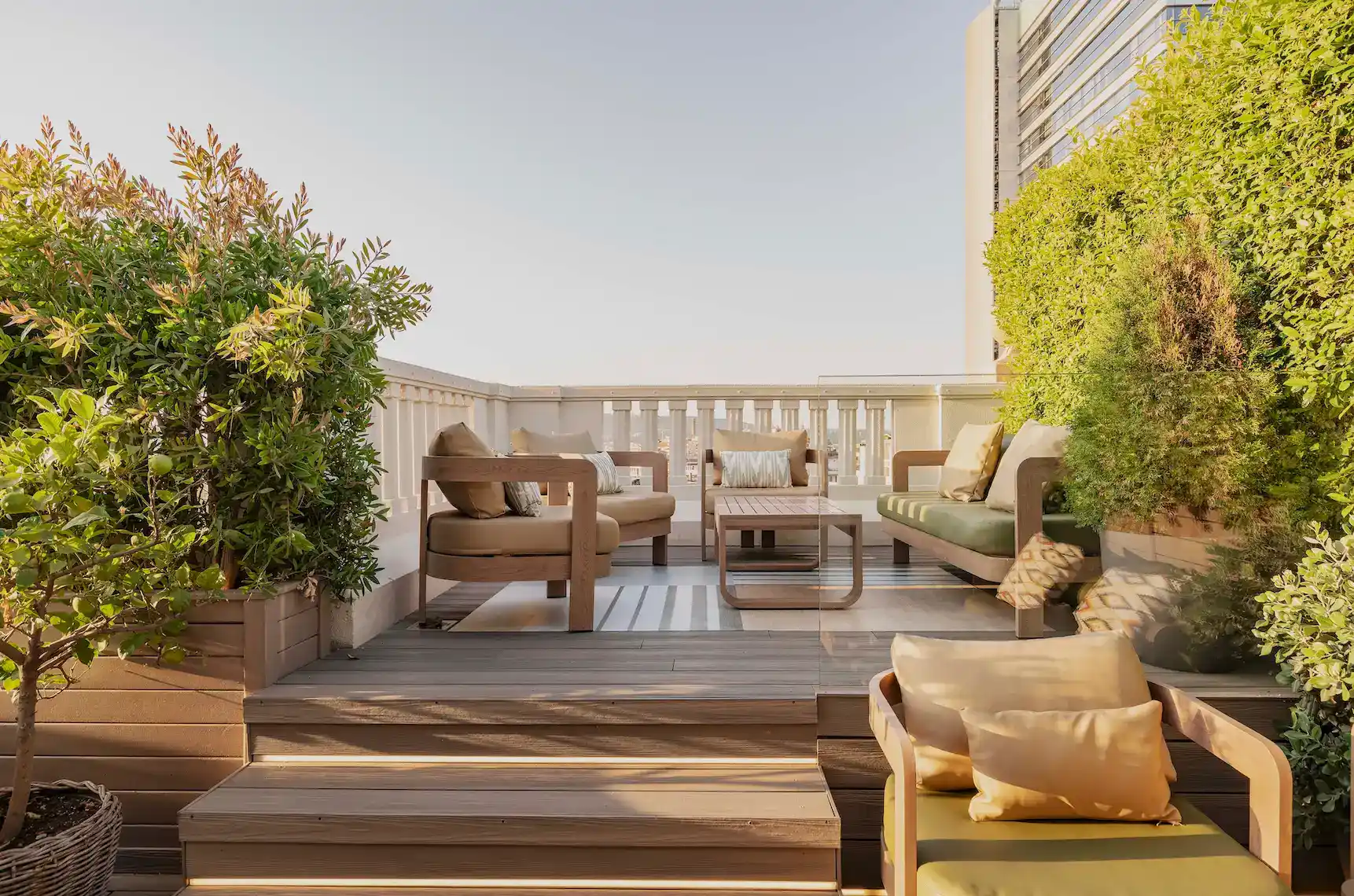 Terraza West Food & Bar del Hotel Vincci Mae 4*