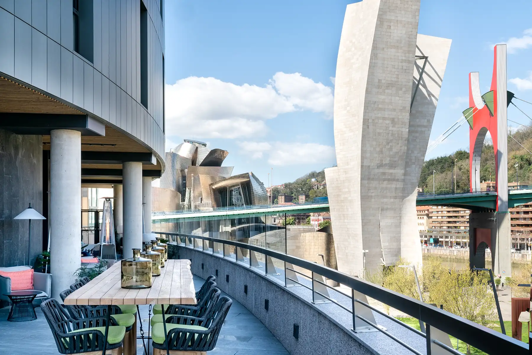 Terraza del Restaurante Kondutxo en el Hotel Vincci Consulado de Bilbao 4*