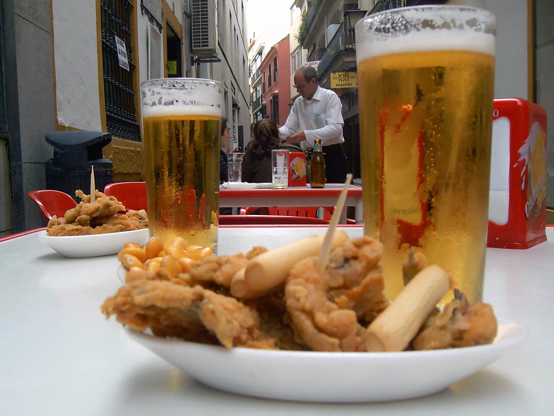 Boquerones y cañas en Sevilla