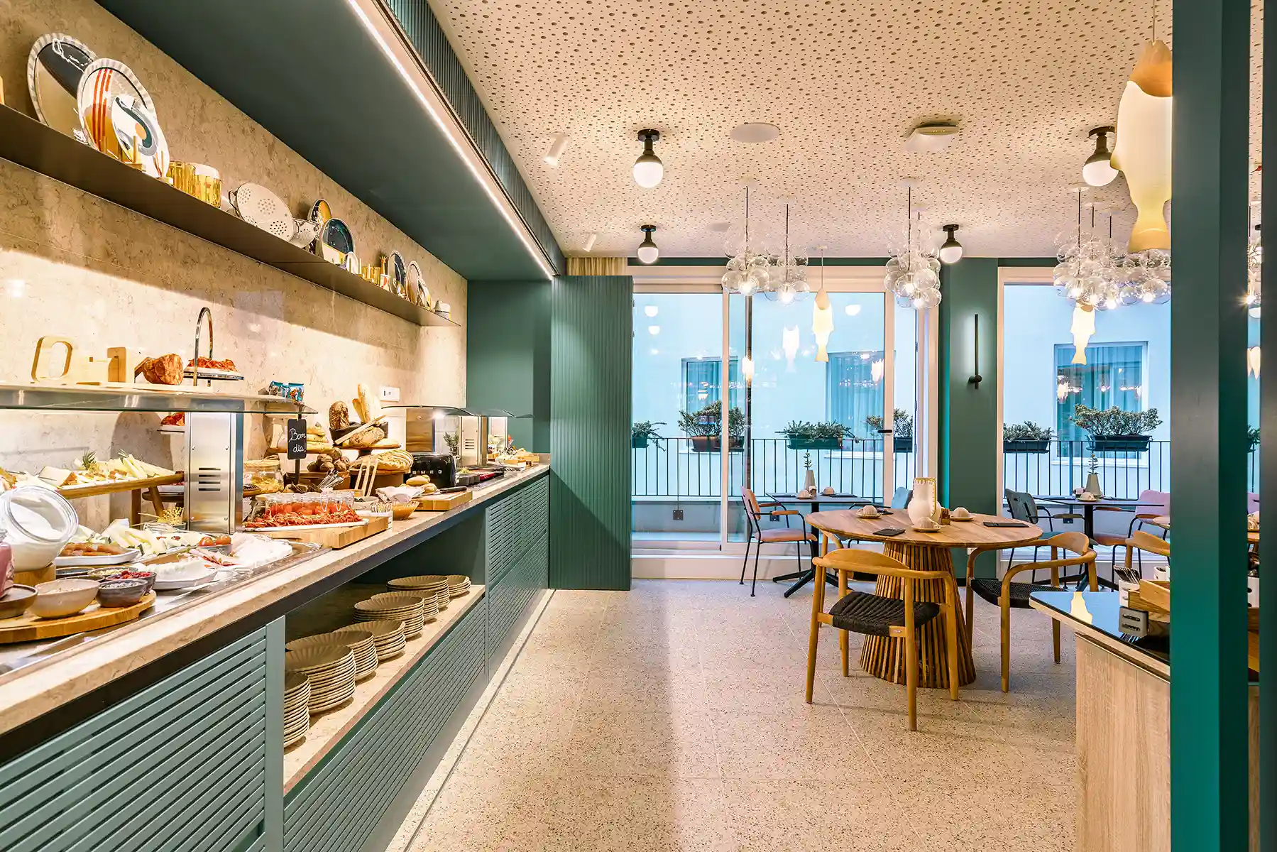 Breakfast at Vincci Bonjardim 4*