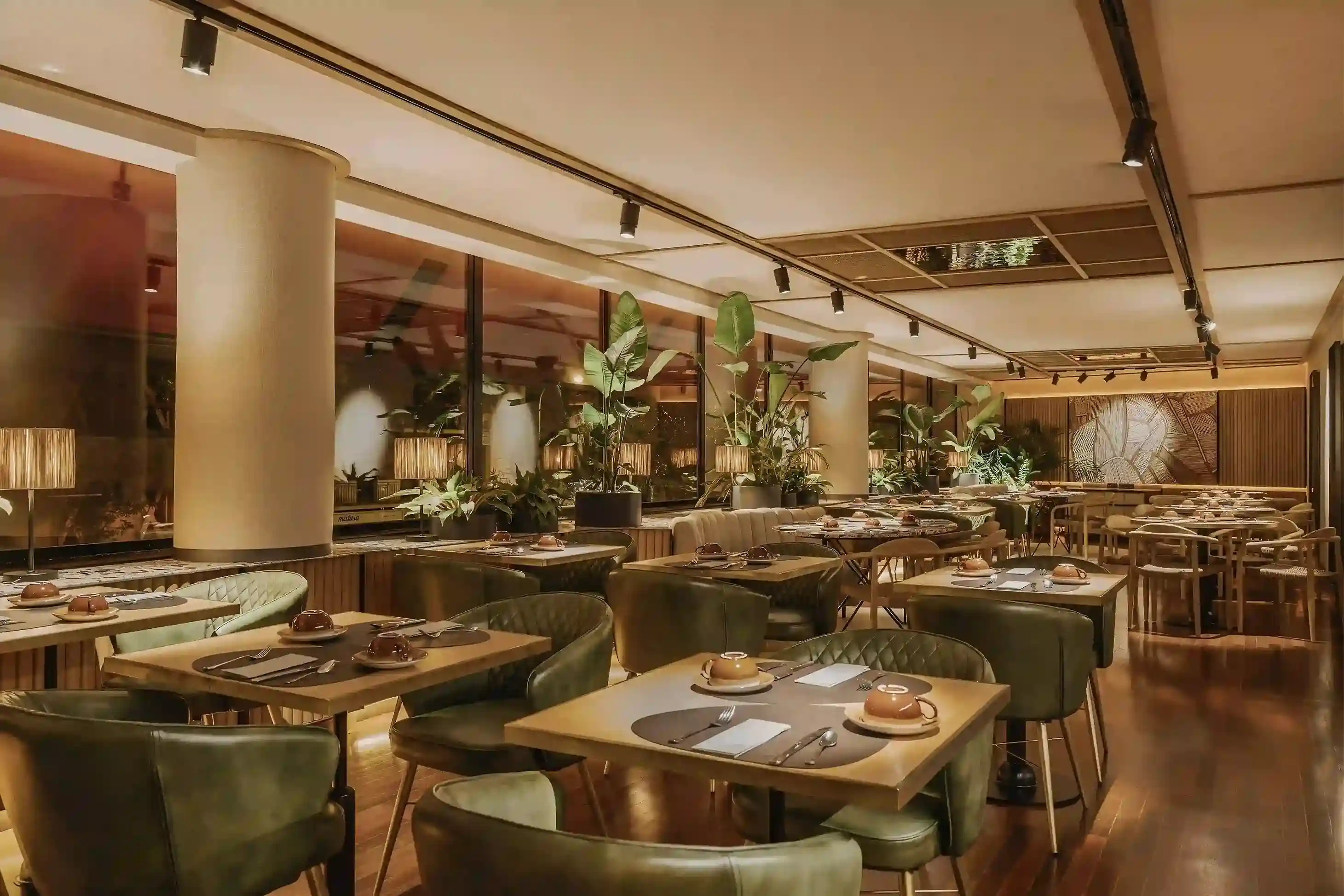 Dining room of Vincci SoMa Restaurant