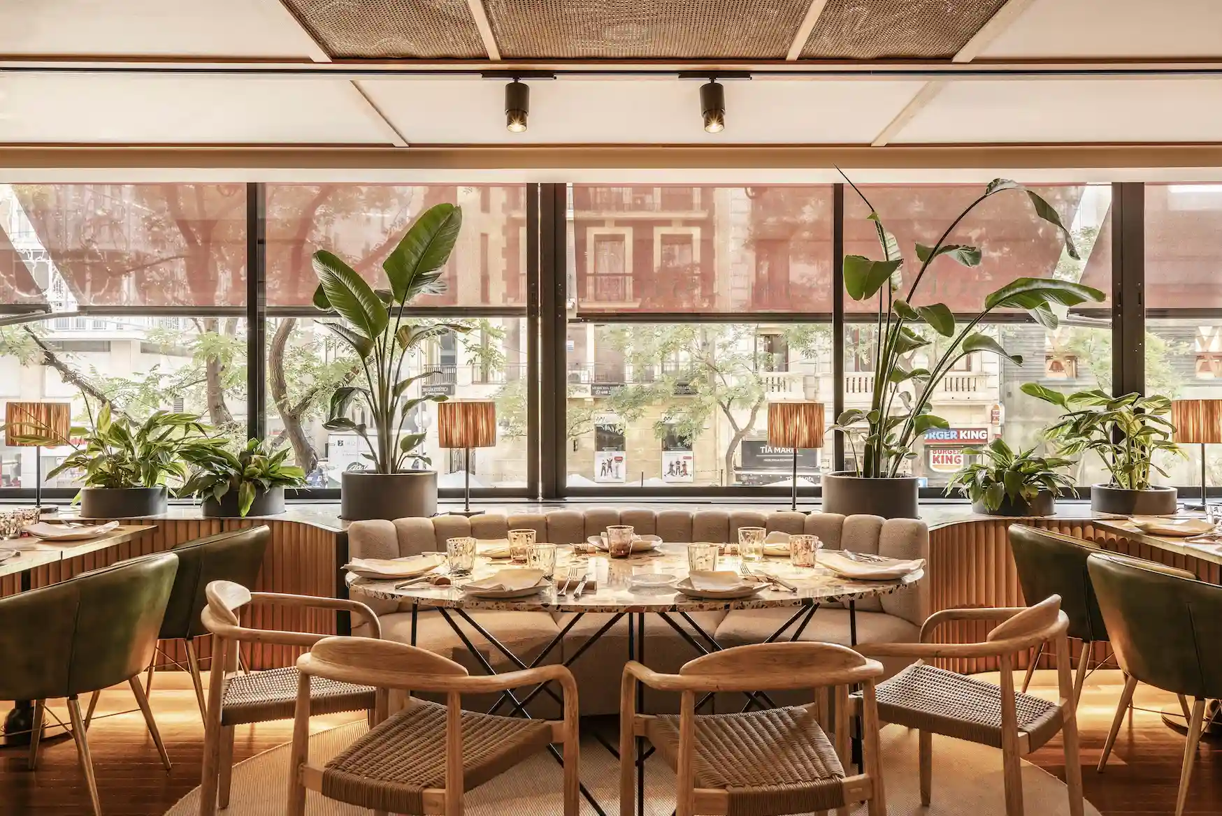 Vincci SoMa Restaurant dining room