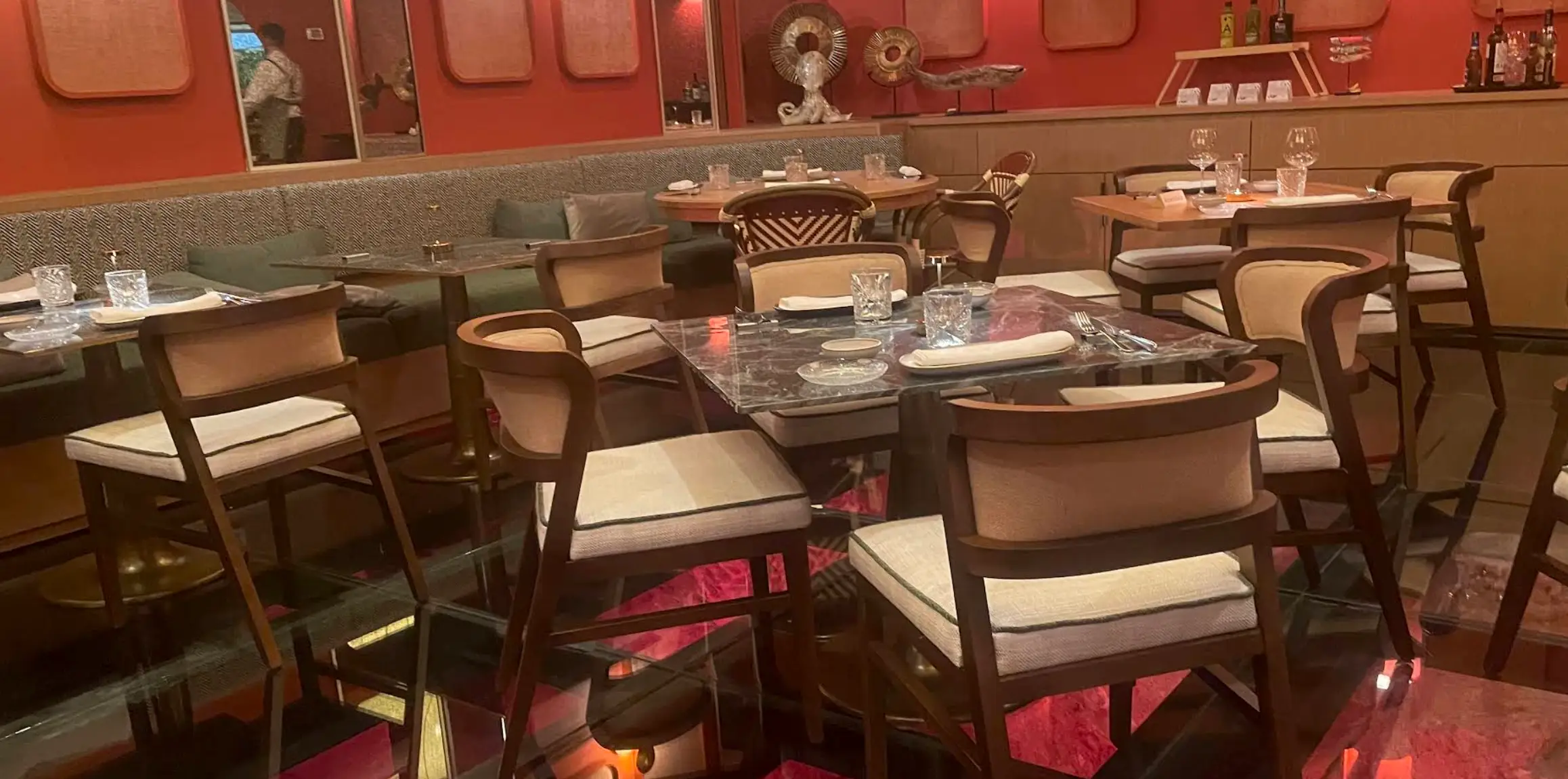 Mesas en el Restaurante Entremuros