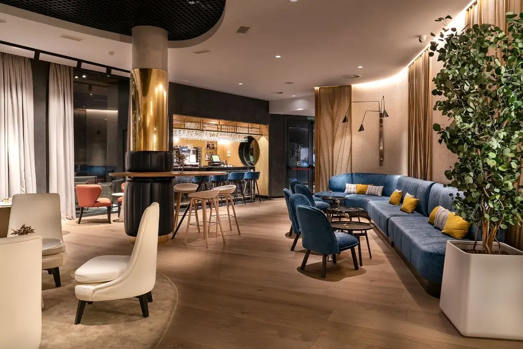 Lobby del hotel Vincci Consulado de Bilbao.