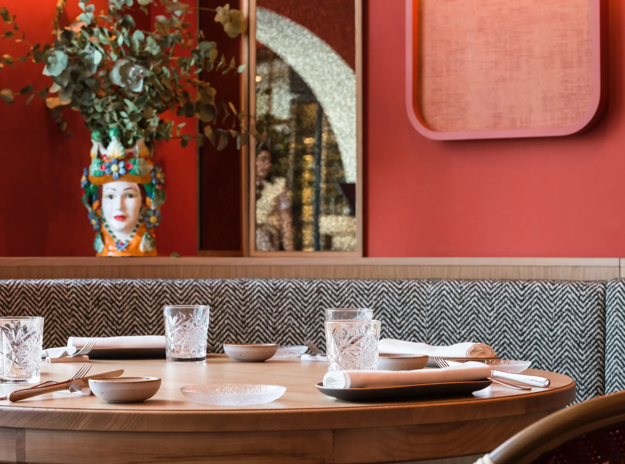 Entremuros Restaurant