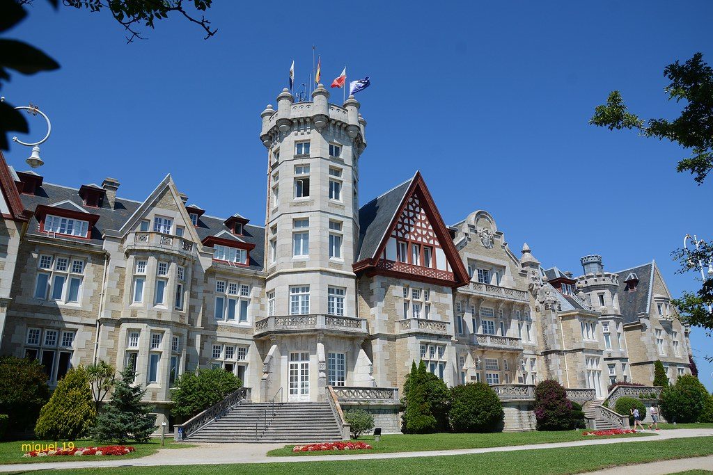 mujer en una conferencia