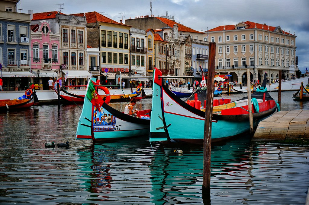 Moliceiros en los canales de Aveiro
