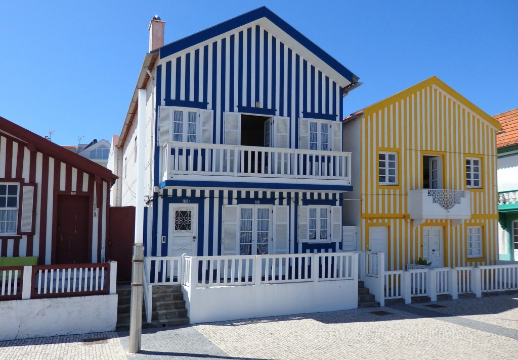 Casas de colores en Costa Nova