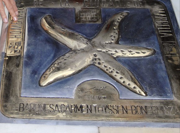 paseo de las estrellas puerto banús