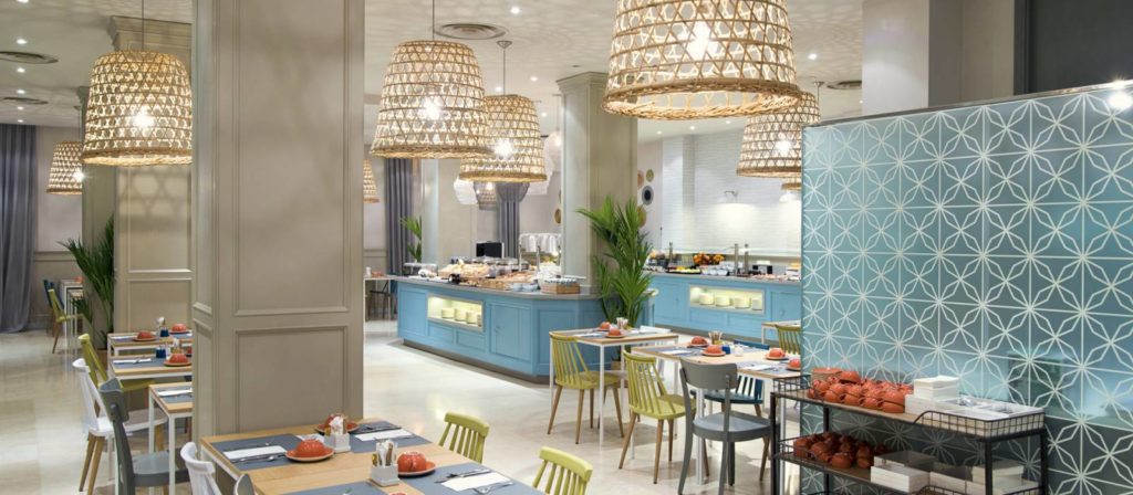 desayuno buffet del hotel Vincci Lys 4 estrellas de Valencia