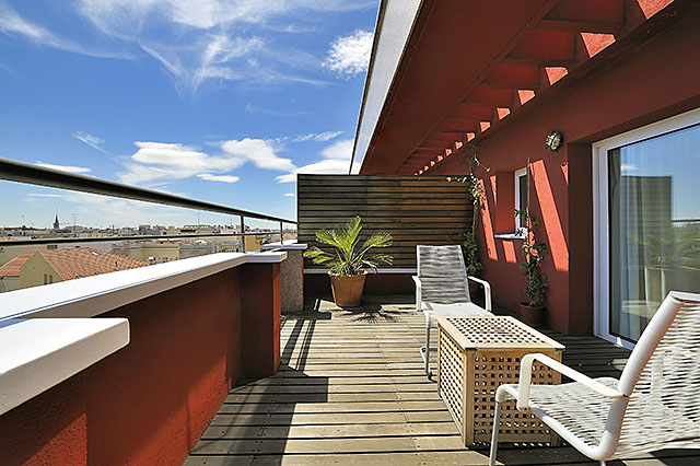 Terraza de una de las habitaciones del hotel Vincci Soma 4* Madrid.
