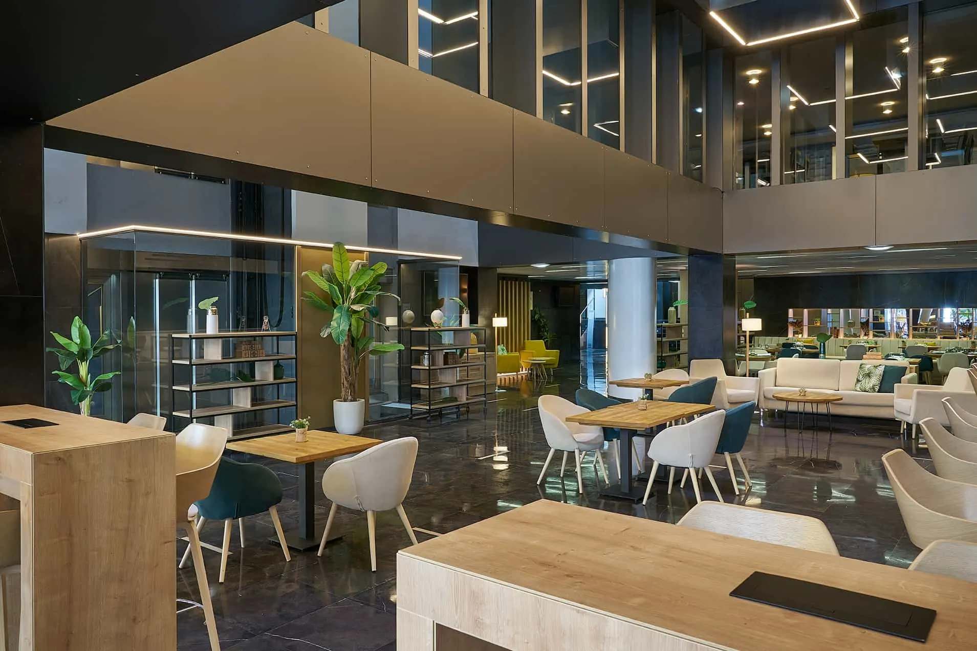 Bar-Loby del Hotel Vincci Zaragoza Zentro 4*
